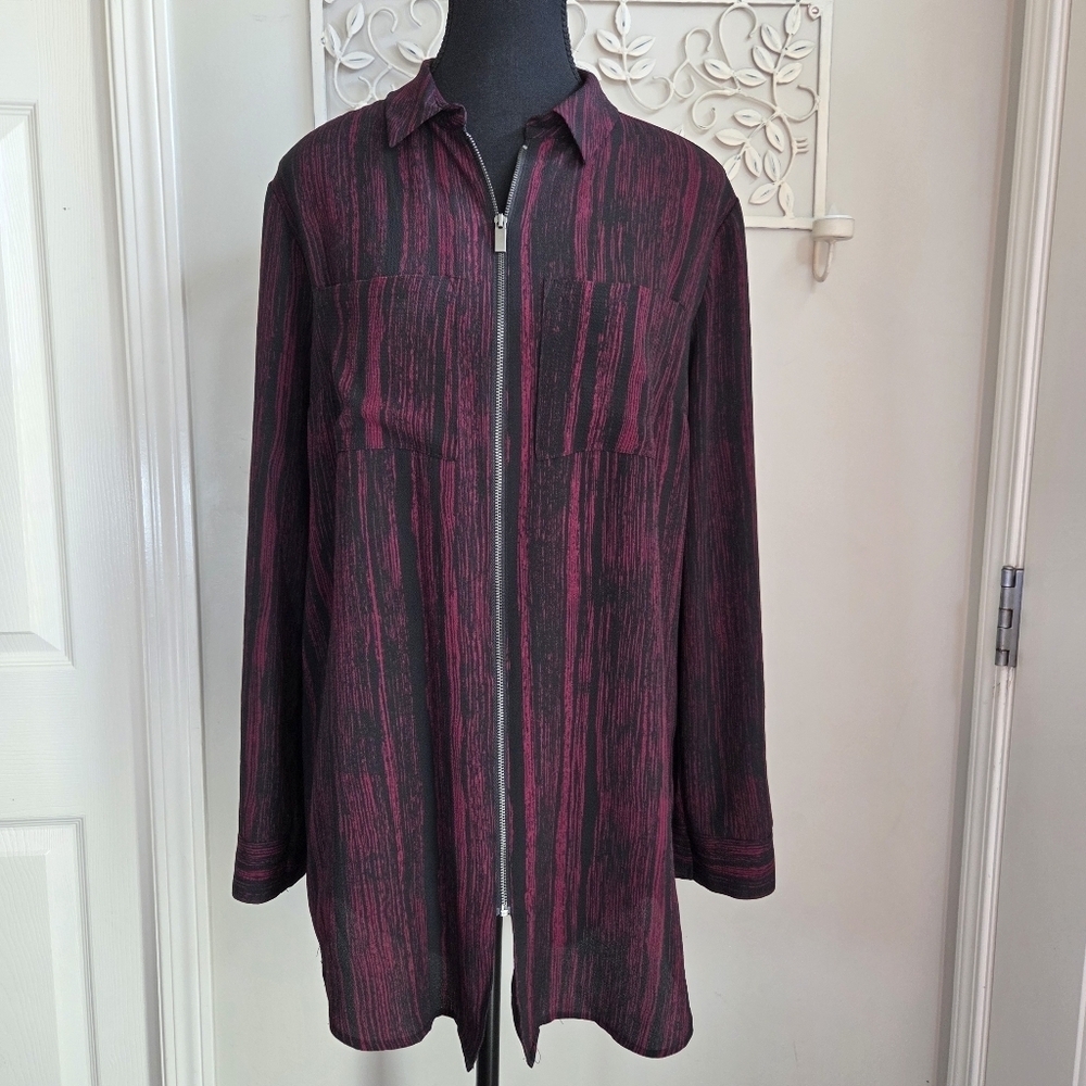 ⭐️Rock & Republic Women's Black and Burgandy Full Zip Tunic Size L